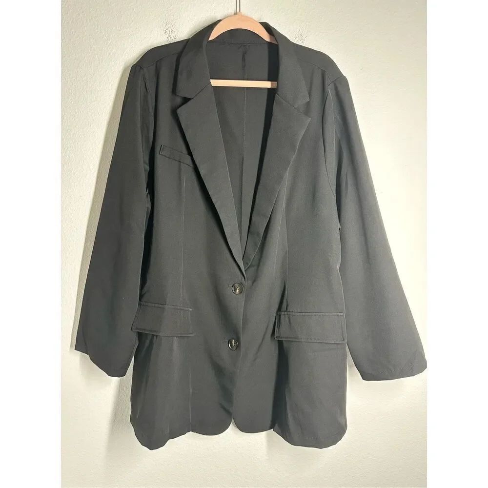 NWOT Shein Curve Women’s Two Buttons Black Blazer Size 4XL